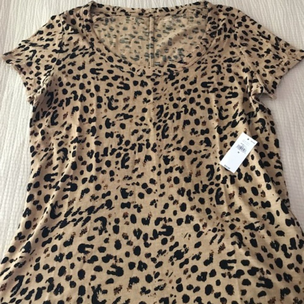 BANANA REPUBLIC Animal Print Slub Cotton-Modal Scoop-Neck T-Shirt - Picture 3 of 10
